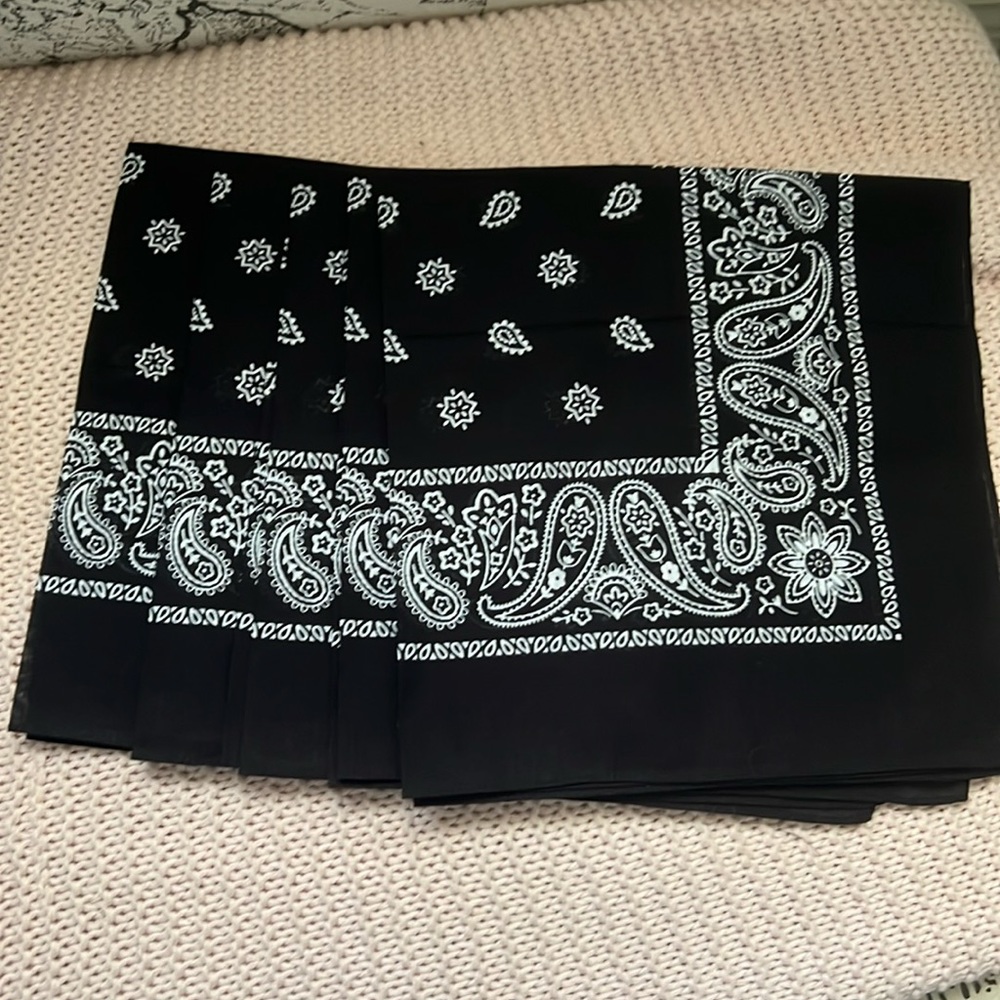 Lot of 5 Brand New Black and White Bandanas!
